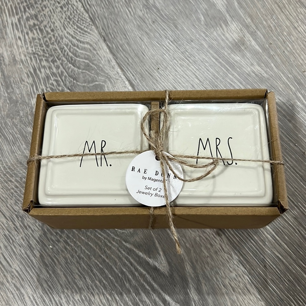 Rae Dunn - Set of two jewelry boxes.